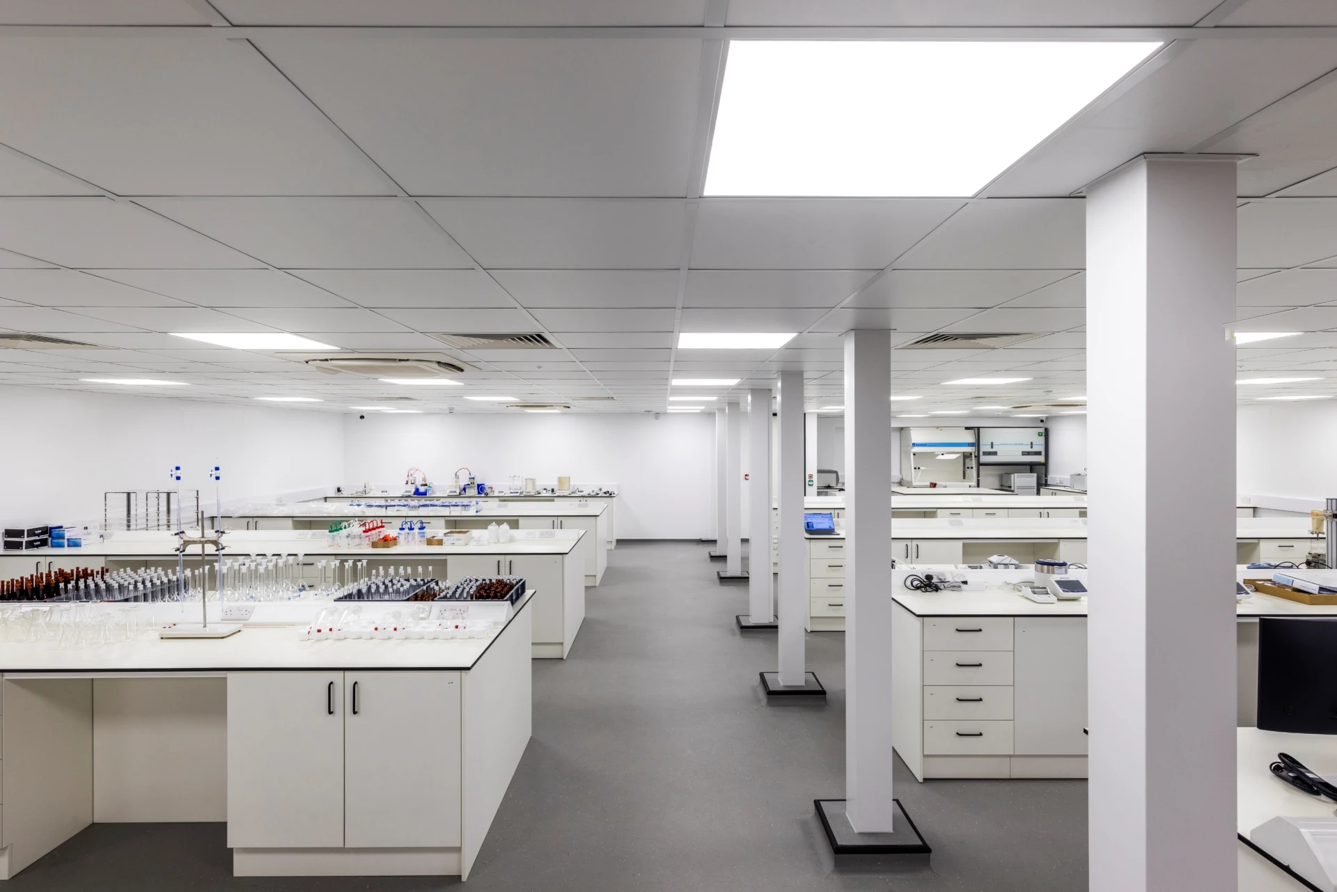 PARKLAINE Crescent Manufacturing 1 G8 A6949